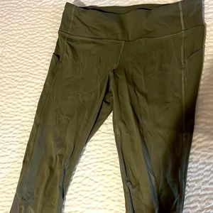 Lululemon leggings! 💚